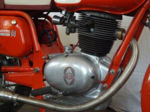 Image 27/50 de Gilera Giubileo 150 (1963)