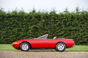 Image 7/40 of Ferrari 365 GTB&#x2F;4 Spyder (1973)