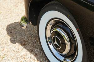 Image 16/50 of Mercedes-Benz 300 S (1953)