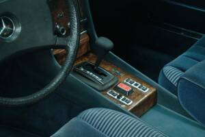 Image 20/50 de Mercedes-Benz 500 SLC (1981)