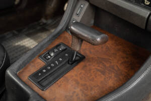 Image 23/34 of BMW 750iL (1989)