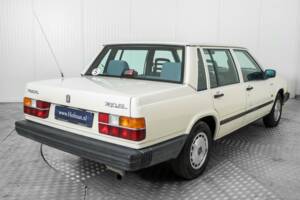 Image 25/50 of Volvo 740 GL (1987)