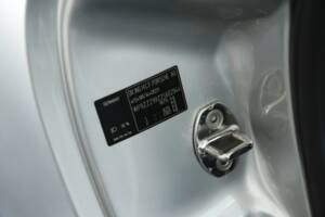 Image 39/50 of Porsche 911 Carrera 4S (2004)