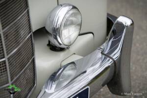Bild 29/44 von Mercedes-Benz 220 S (1958)