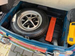 Image 24/35 de MG MGB GT (1972)