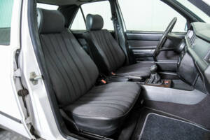 Image 16/50 de Mercedes-Benz 190 D (1986)