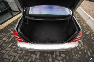 Image 37/84 of Mercedes-Benz E 55 AMG (2002)