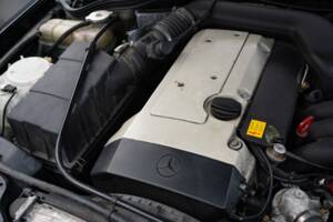 Bild 36/42 von Mercedes-Benz E 320 (1995)