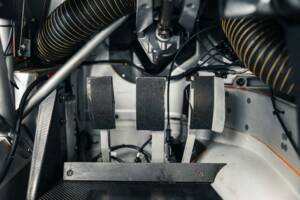Image 10/30 of Aston Martin DBR9 GT1 (2006)