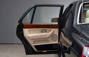 Image 19/46 of Bentley Arnage T (2004)