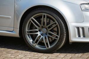 Image 22/50 de Audi RS4 Avant (2006)