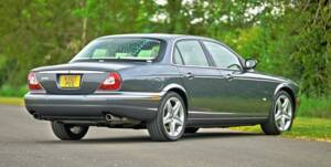Image 11/50 of Jaguar XJ 8 4.2 (2007)