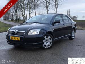 Imagen 1/35 de Toyota Avensis 1.8 VVT-i (2003)