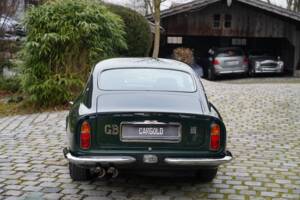 Image 12/22 de Aston Martin DB 6 Mk II (1970)
