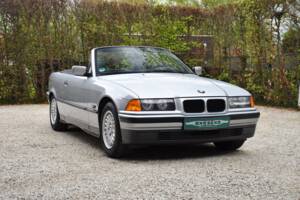 Image 13/46 of BMW 320i (1995)