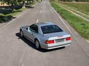 Image 2/8 de Mercedes-Benz 500 SL (1992)