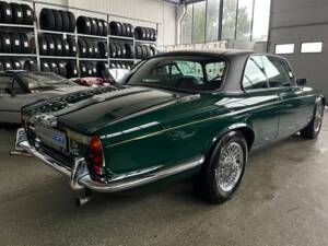 Image 7/47 of Jaguar XJ 6 C 4.2 (1976)