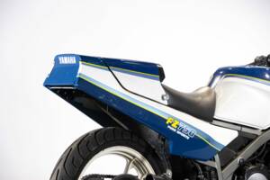 Image 20/50 of Yamaha FZ 750 (1986)