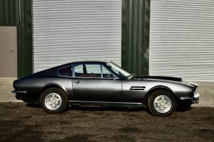 Image 6/16 of Aston Martin V8 (1976)