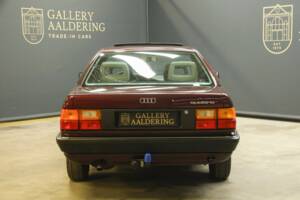 Immagine 34/50 di Audi 100 - 2.3E quattro (1990)