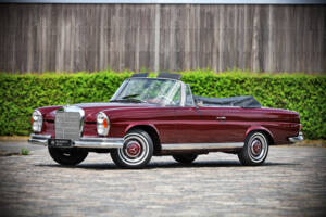 Afbeelding 1/71 van Mercedes-Benz 220 SE b (1961)