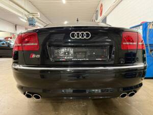 Bild 15/18 von Audi S8 V10 (2008)