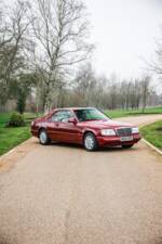 Immagine 9/47 di Mercedes-Benz E 220 (1995)