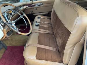 Image 15/36 of Cadillac 62 Sedan DeVille (1957)