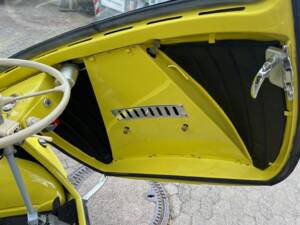 Image 8/12 of BMW Isetta 300 (1959)