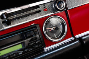 Image 13/30 of Mercedes-Benz 280 SL (1968)
