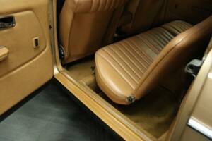 Bild 31/49 von Mercedes-Benz 250 lang (1985)