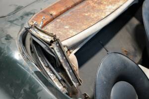 Image 22/28 of Jaguar E-Type 3.8 (1962)