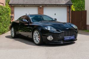 Afbeelding 1/42 van Aston Martin V12 Vanquish S Ultimate Edition (2007)