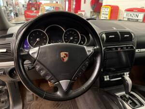 Image 9/16 de Porsche Cayenne Turbo (2003)