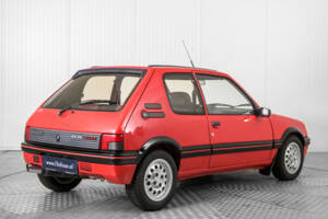 Image 2/50 de Peugeot 205 GTi 1.6 (1986)