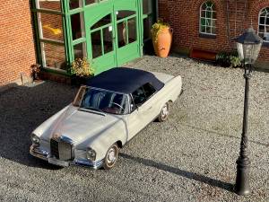 Image 4/19 of Mercedes-Benz 220 SE b (1963)
