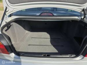 Imagen 27/37 de BMW 523i (1999)