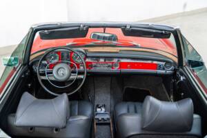 Image 25/35 of Mercedes-Benz 280 SL (1970)