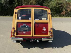 Image 6/12 of Morris Minor 1000 Traveller (1962)