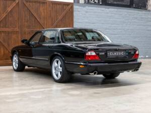 Bild 9/34 von Jaguar XJR 4.0 (2001)