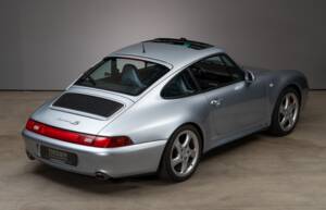 Image 11/32 de Porsche 911 Carrera 4S (1998)