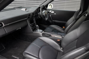 Image 21/38 of Porsche 911 Carrera GTS (2011)