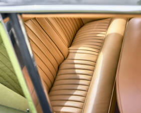 Image 19/28 of Aston Martin DB 6 Mk II (1970)