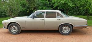 Image 2/9 of Jaguar XJ 6 2.8 (1970)