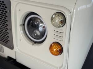 Bild 18/61 von Land Rover Defender 90 Td5 (2000)