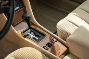 Afbeelding 36/63 van Mercedes-Benz 230 CE (1988)