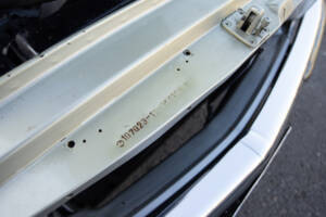Image 25/39 of Mercedes-Benz 350 SLC (1972)