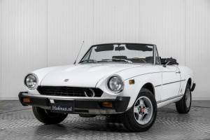 Image 3/50 of FIAT 124 Spider CS1 (1977)
