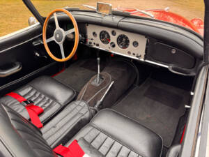Image 31/77 de Jaguar XK 150 3.4 S OTS (1958)