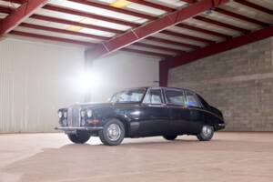 Image 18/70 of Daimler DS 420 (1976)